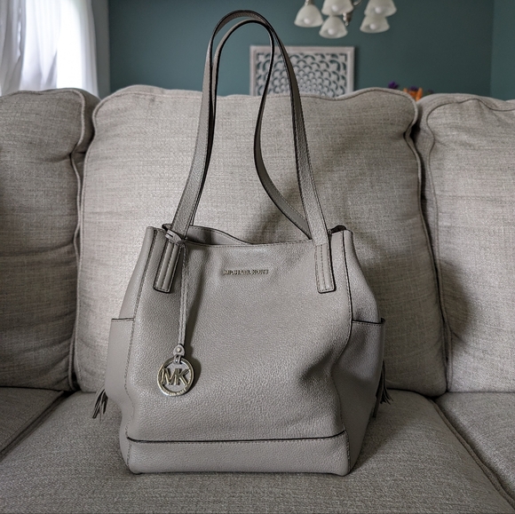 Michael Kors Ashbury Large Grab Leather Bag - Picture 5 of 14